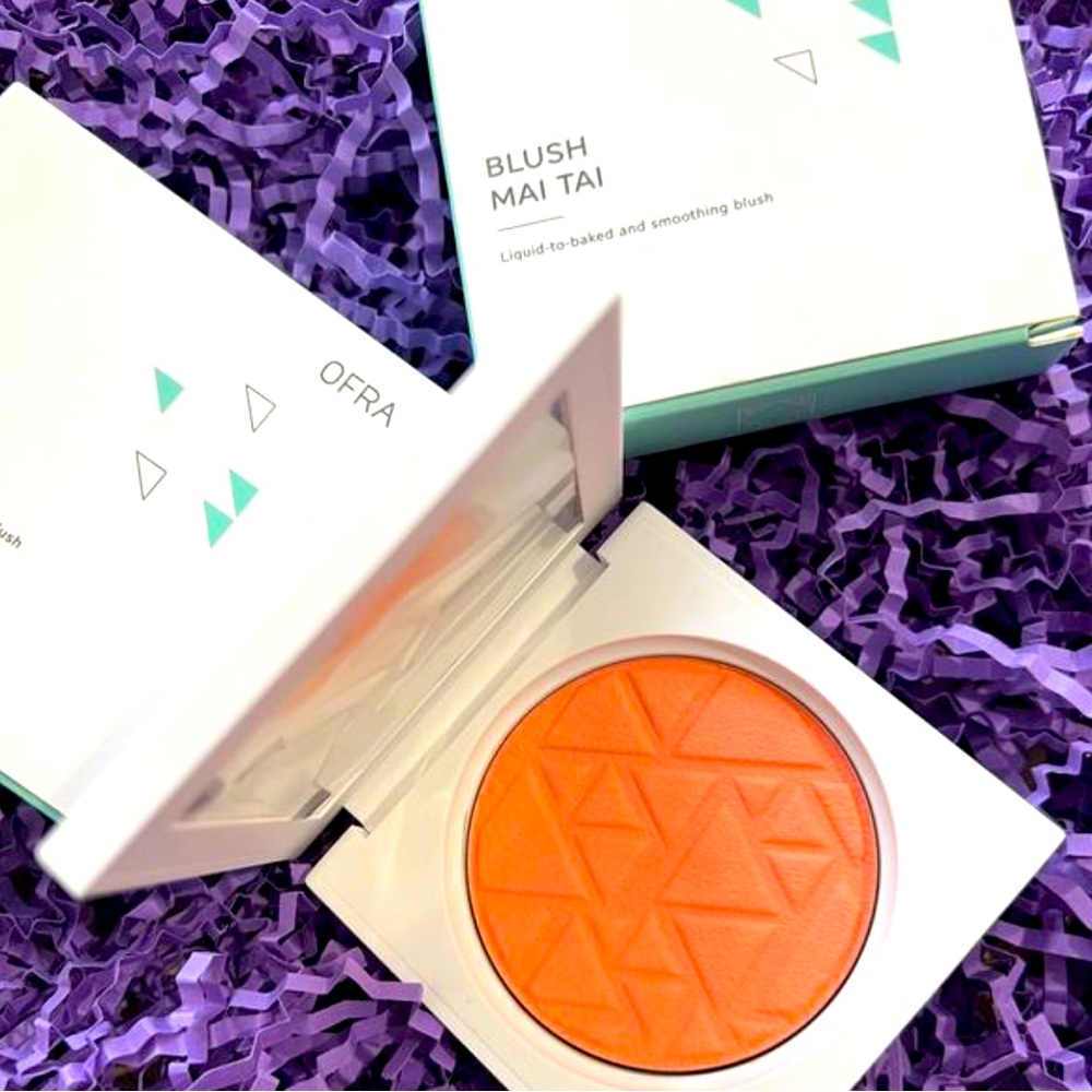 Ofra Cosmetics Pressed Blush in the shade "Mai Tai"